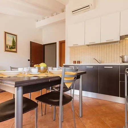 La Castagnaia Apartment *